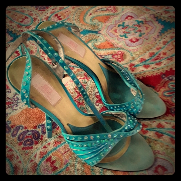 Shoes - Picture 1 of 1